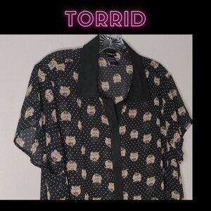 EUC✨ TORRID size 0x semi-sheer black tiger print short sleeve button down blouse